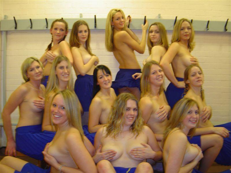 locker room cheerleader - nude cheerleader